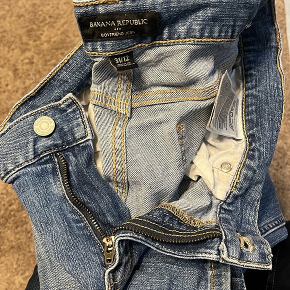 Women’s Banana Republic straight jeans.   Size 32. - Picture 7 of 8
